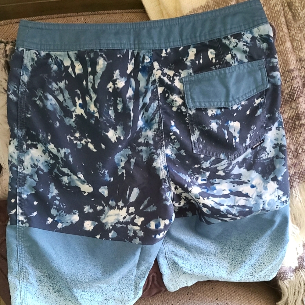 4 Pairs of Youth Boy's board shorts - Picture 6 of 8